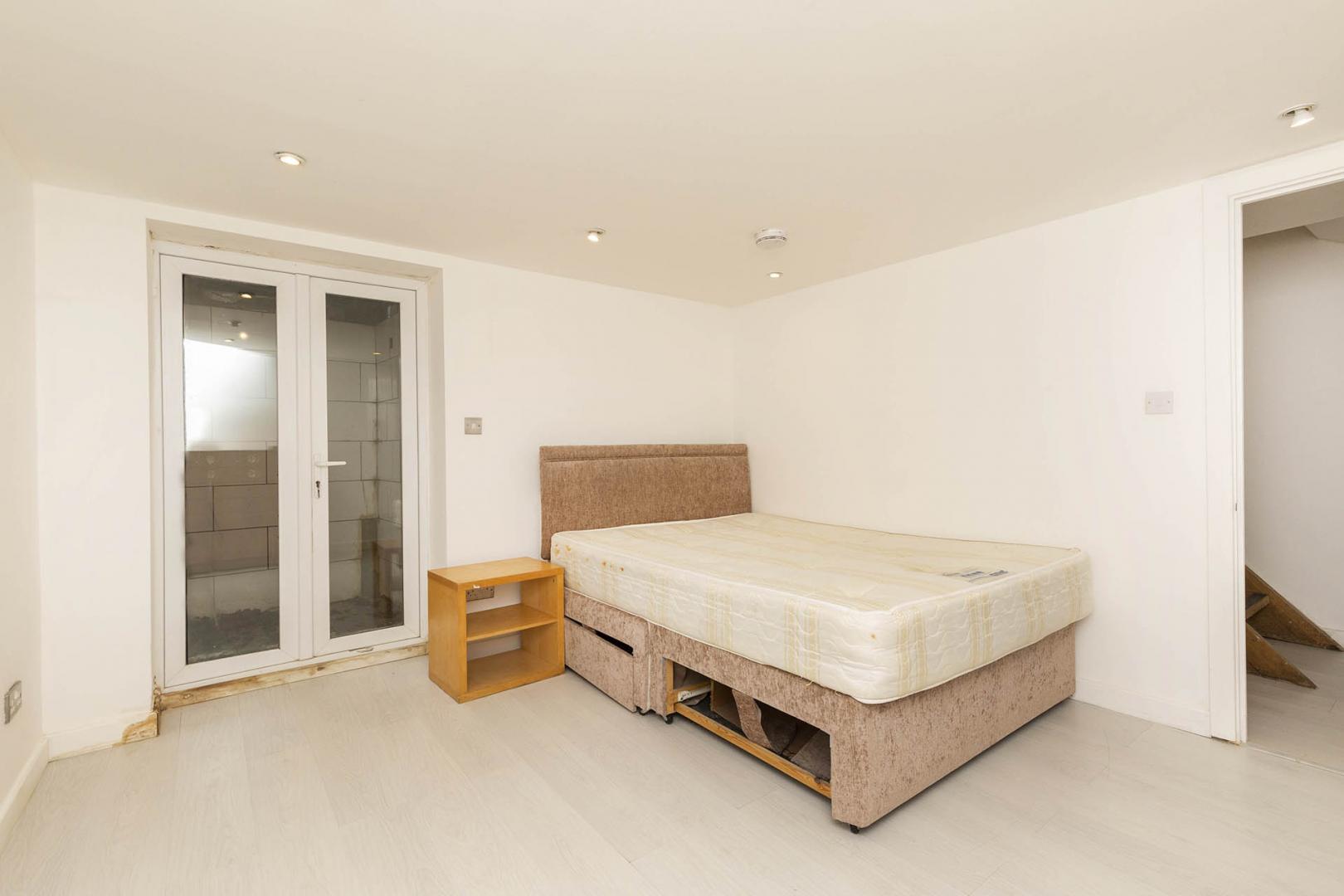 Amazing Split Level Apartment Agamemnon Road, West Hampstead